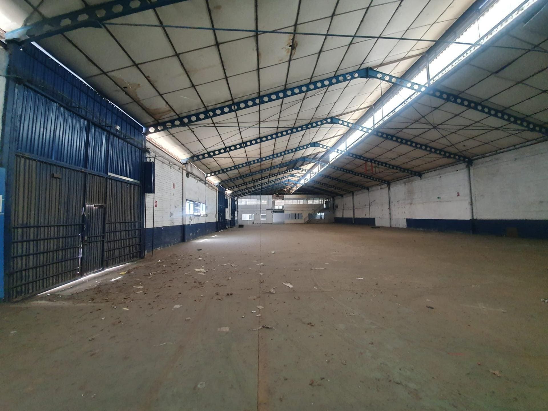 Industrial in Seville, Sevilla to rent Interior Photo- Image 1 of 8
