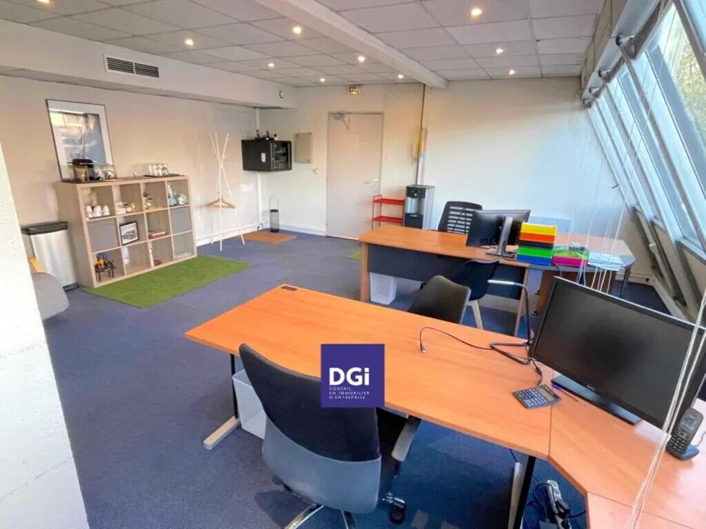 Vente Bureaux 60 m² - Photo 1