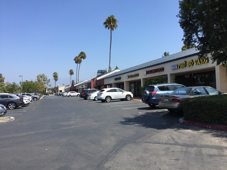 23762-23822 Mercury Rd, Lake Forest, CA to rent - Building Photo - Image 3 of 3