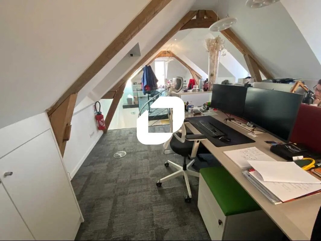 Office in L'Isle-Adam to rent Interior Photo- Image 1 of 2