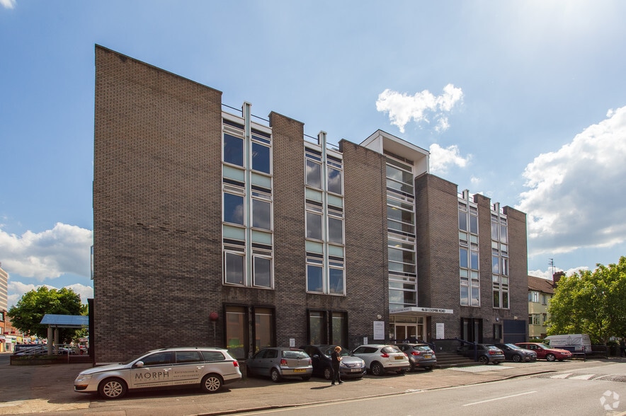 46-50 Coombe Rd, New Malden to rent - Building Photo - Image 3 of 13