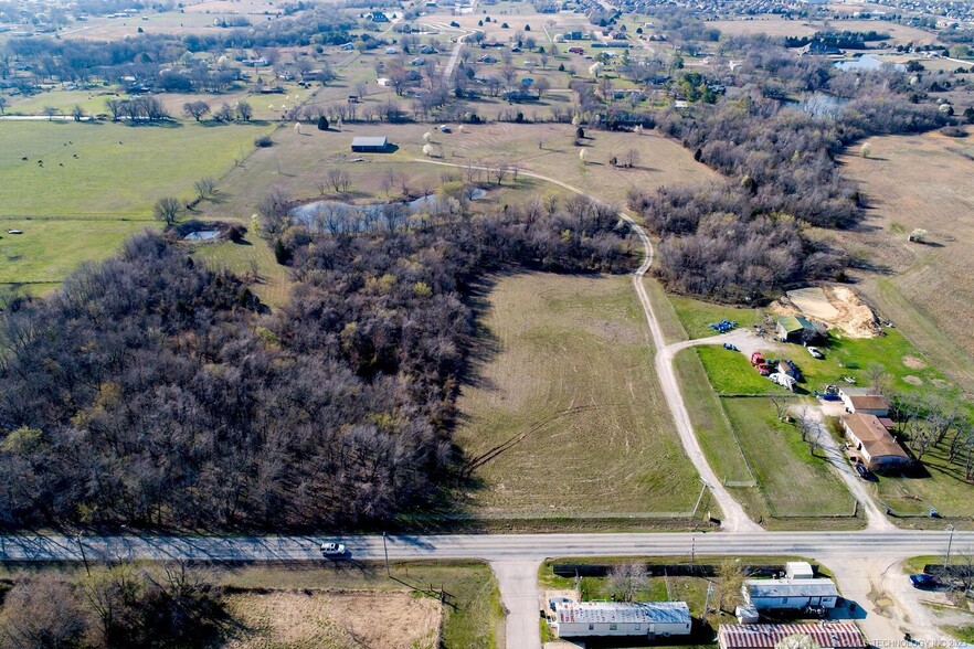 11920 E 126th St N, Collinsville, OK for sale - Primary Photo - Image 1 of 30