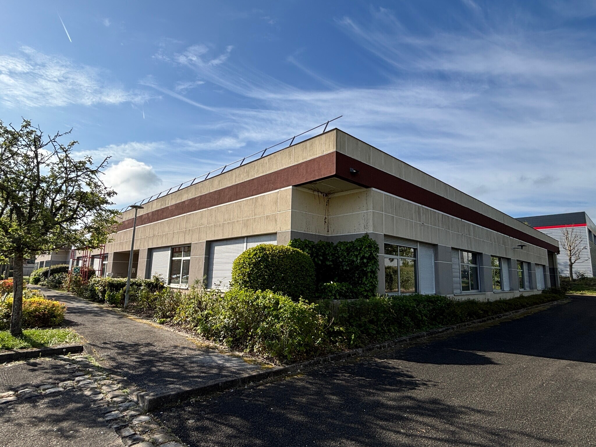 16 Avenue Jean D'Alembert, Trappes for sale Primary Photo- Image 1 of 2