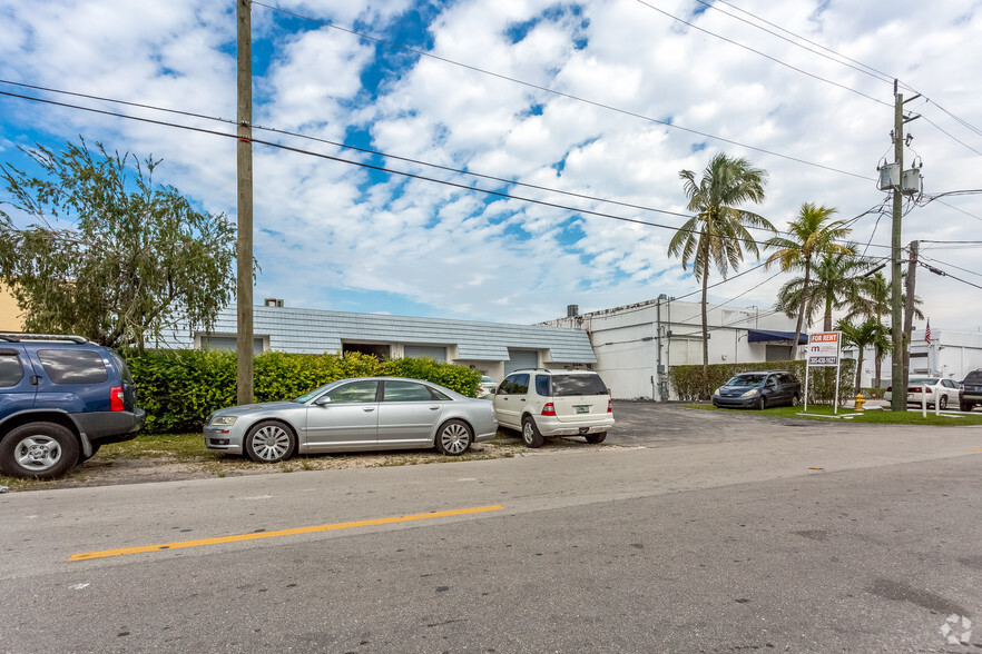 7865-7877 NW 56th St, Miami, FL for sale - Building Photo - Image 2 of 5