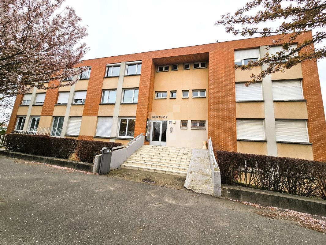 Office in Évry-Courcouronnes for sale Building Photo- Image 1 of 12