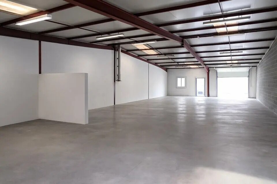 Vente Local d'activités 219 m² - Photo 1