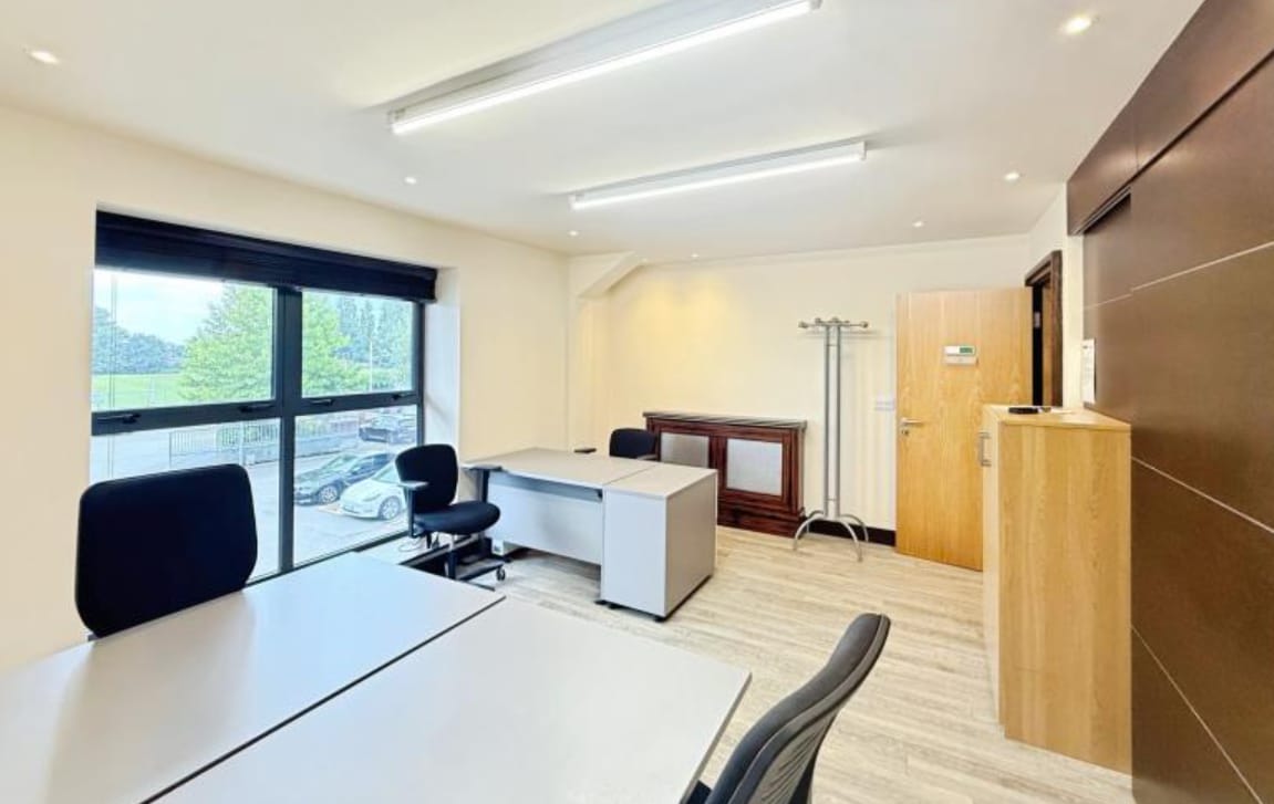 Hope Carr Rd, Leigh to rent Interior Photo- Image 1 of 4