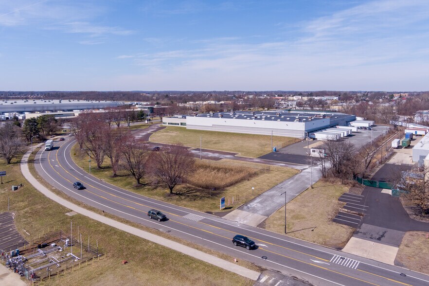 2801 Red Lion Rd, Philadelphia 19114