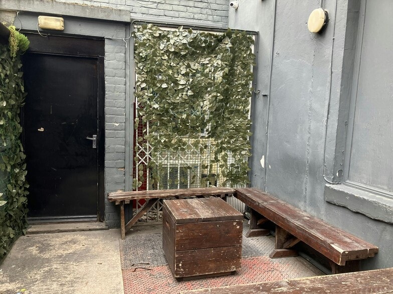 37 Cleveland St W, Middlesbrough for sale - Building Photo - Image 2 of 12