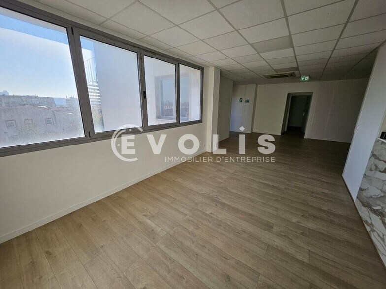 Office in Cachan to rent - Interior Photo - Image 3 of 19