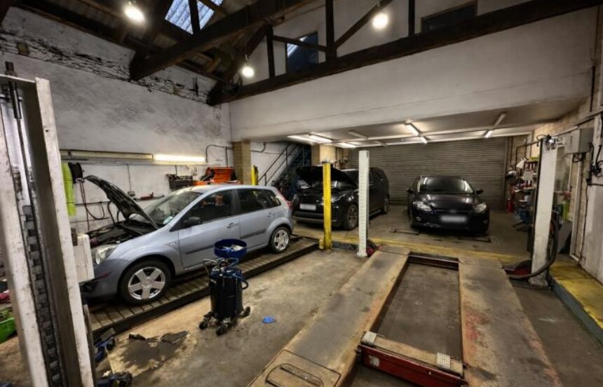 9 Langley Rd, Chippenham for sale - Interior Photo - Image 3 of 9