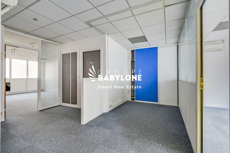 Office in Levallois-Perret to rent - Interior Photo - Image 2 of 3