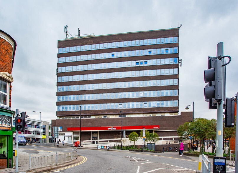 Park St, Walsall to rent - Building Photo - Image 2 of 7