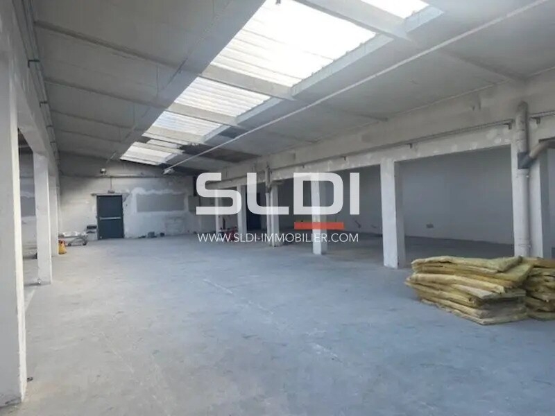 Light Industrial in Villeurbanne to rent Building Photo- Image 1 of 7