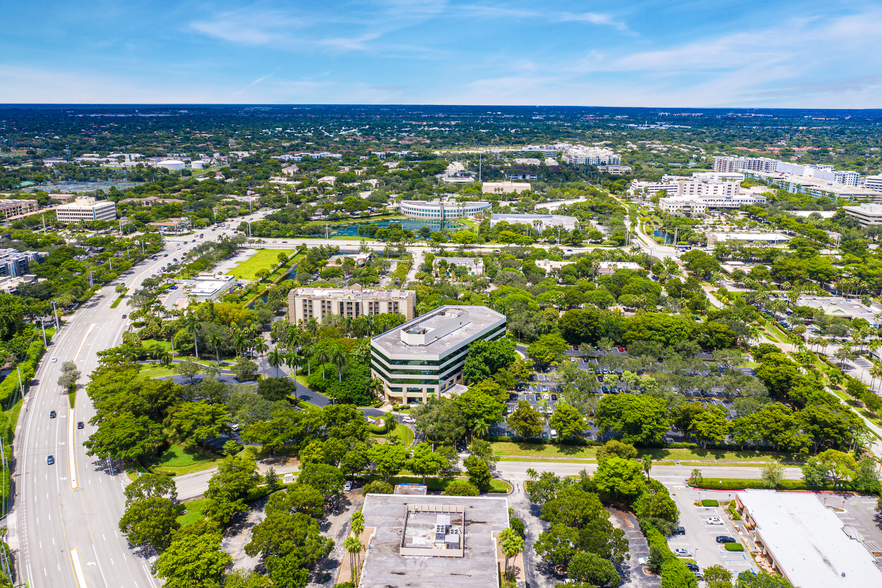 150 S Pine Island Rd, Plantation, FL for rent - Aerial - Image 2 of 8