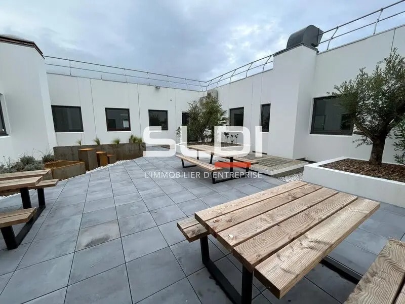 Rue Des Vergers, Limonest to rent Building Photo- Image 1 of 11