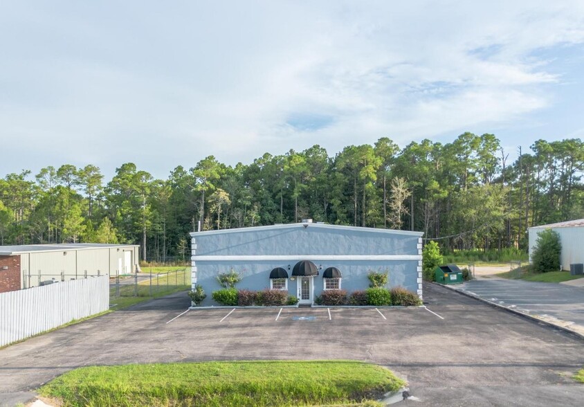 12473 Dedeaux Rd, Gulfport, MS for sale - Building Photo - Image 1 of 20