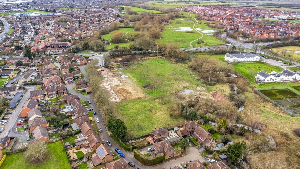 Former Aylesbury Football Club, Buckingham Rd, Aylesbury for sale - Aerial - Image 3 of 6