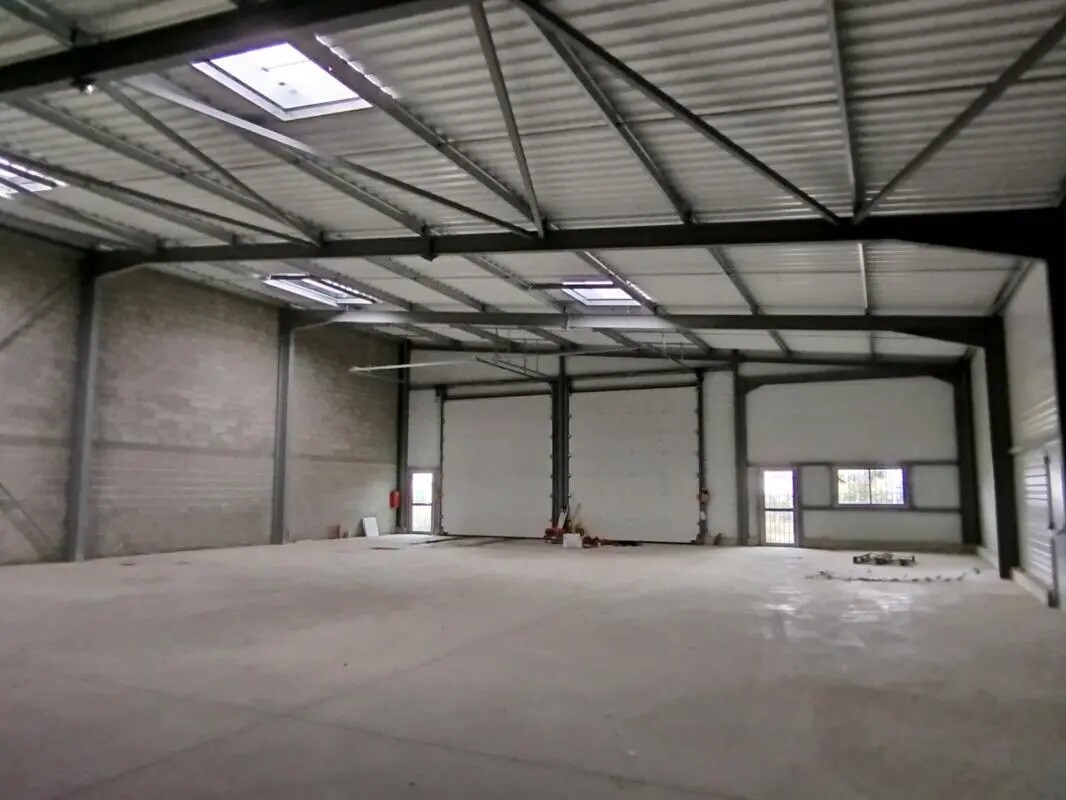Light Industrial in Colomiers to rent Building Photo- Image 1 of 7