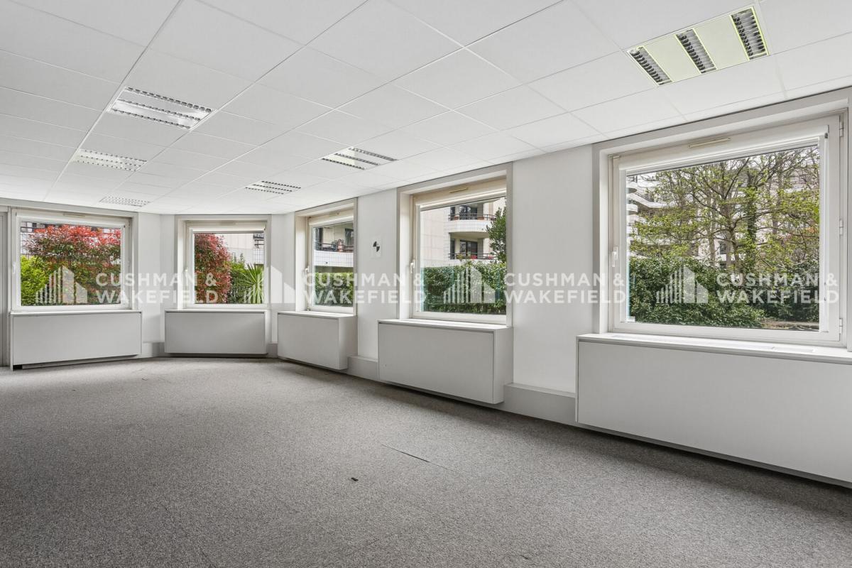 10 Rue Chevreul, Suresnes for sale Interior Photo- Image 1 of 17