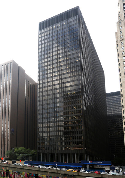 111 E Wacker Dr, Chicago, IL for rent - Building Photo - Image 1 of 4