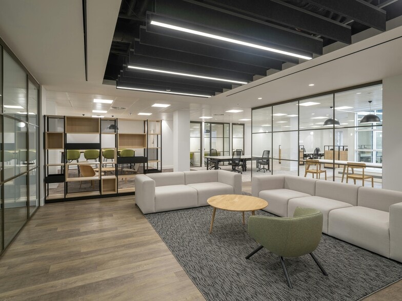 1-3 Pemberton Row, London to rent - Interior Photo - Image 3 of 51