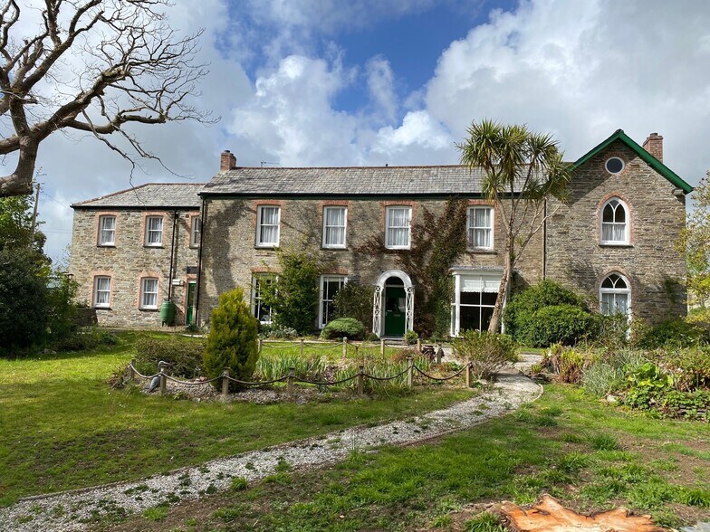 Trevanion Rd, Wadebridge, PL27 7PA UK