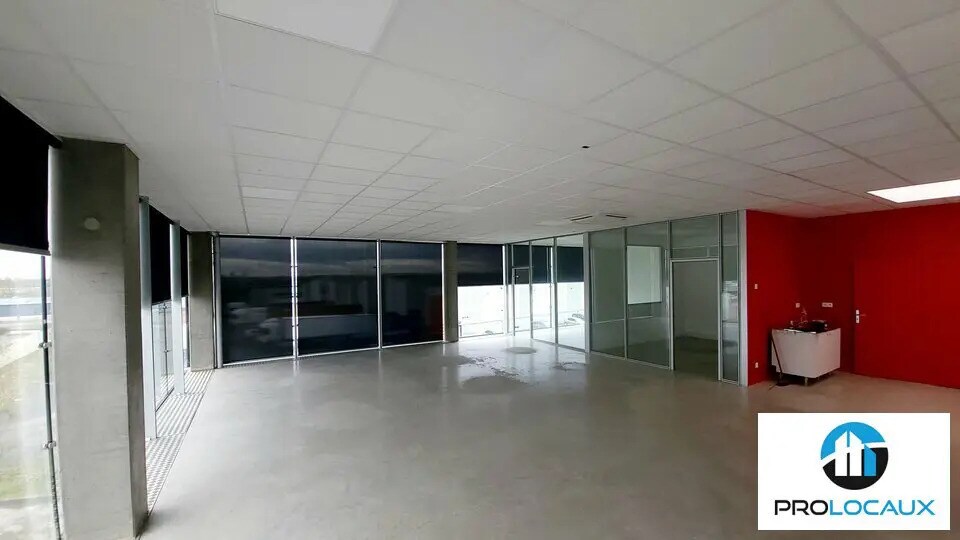 Office in Amiens to rent Interior Photo- Image 1 of 14