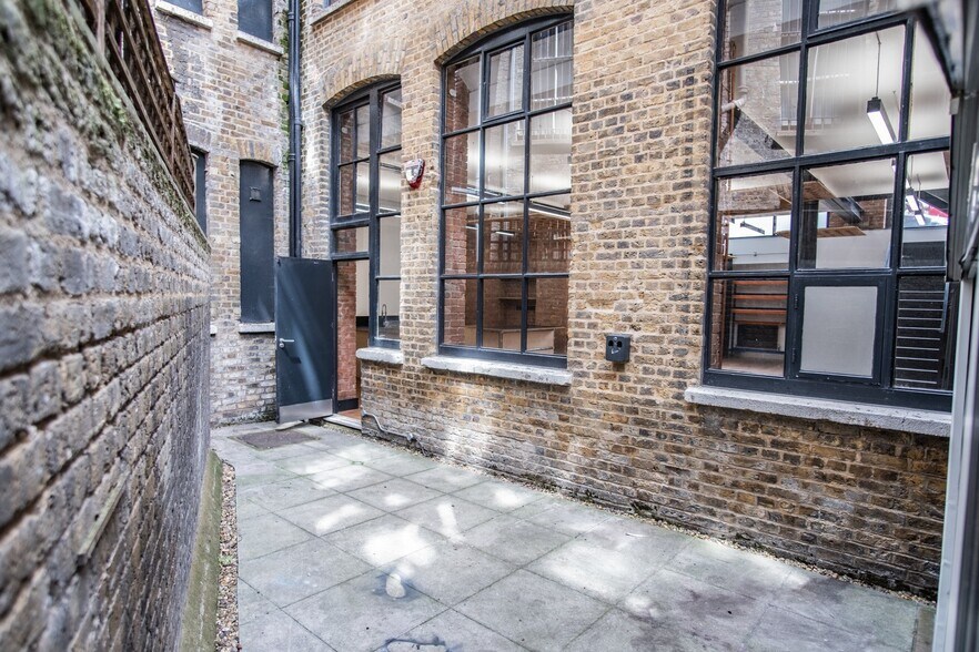 65-69 East Rd, London to rent - Building Photo - Image 3 of 4