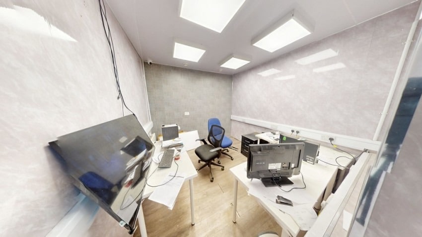 25 Laisterdyke, Bradford to rent - Interior Photo - Image 3 of 5