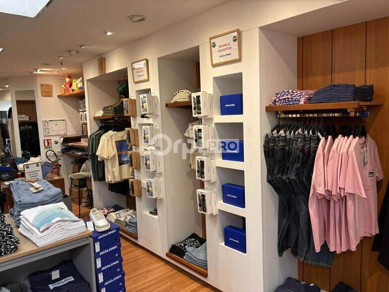 Retail in Avignon for sale - Interior Photo - Image 3 of 7
