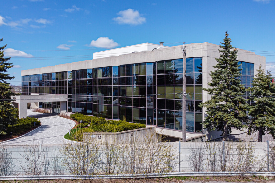 1929 Russell Rd, Ottawa, ON for sale - Primary Photo - Image 1 of 1