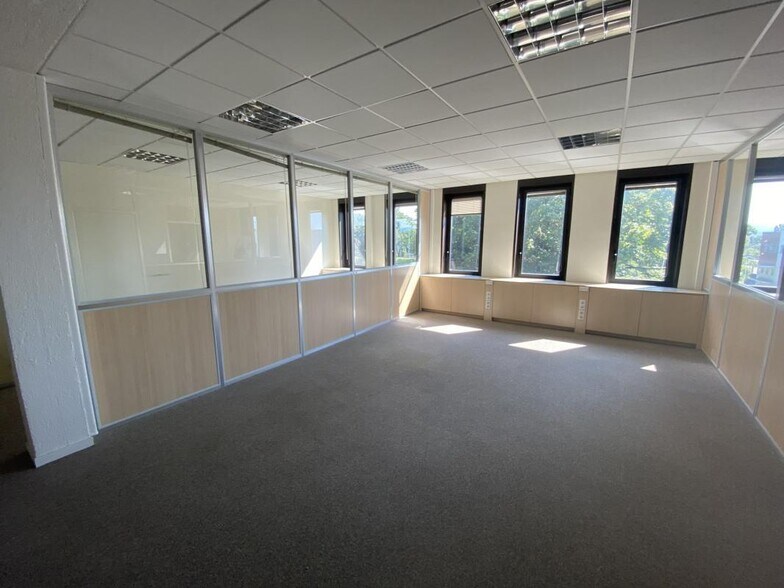 Office in Dardilly to rent - Interior Photo - Image 2 of 10