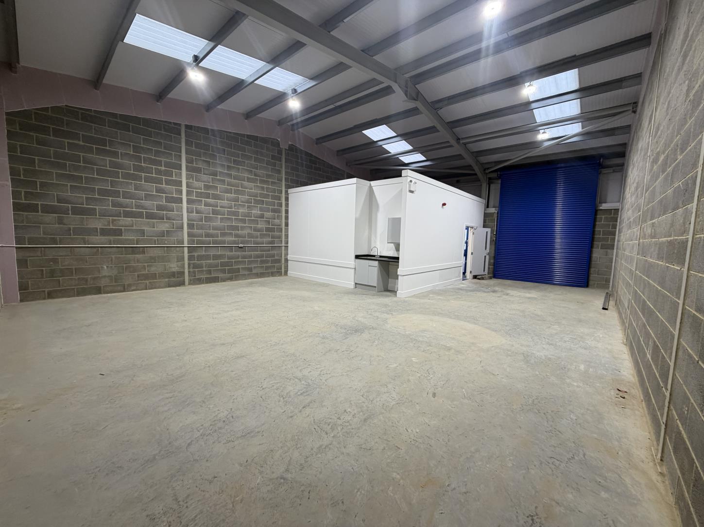 West Chirton North Industrial Estate, North Shields to rent Interior Photo- Image 1 of 1