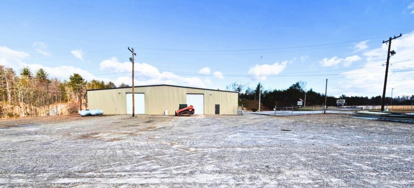 5875 W US Highway 421, Wilkesboro, NC for rent - Primary Photo - Image 1 of 1