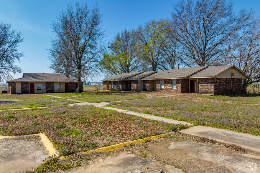 100 W. Oak St., Webbers Falls, OK for sale - Building Photo - Image 1 of 1