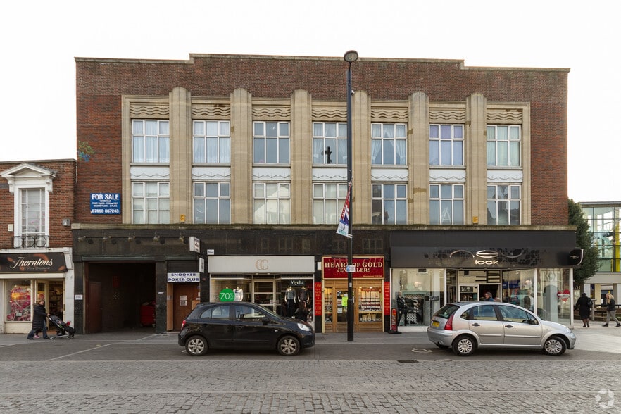 40-42 High St, Brentwood to rent - Building Photo - Image 2 of 6