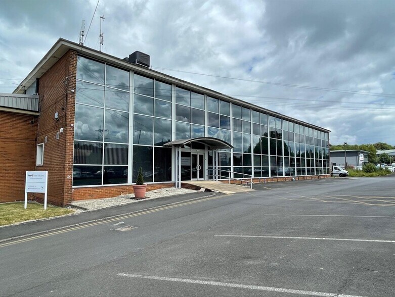 Blackburn Rd, Burnley for sale - Primary Photo - Image 1 of 1