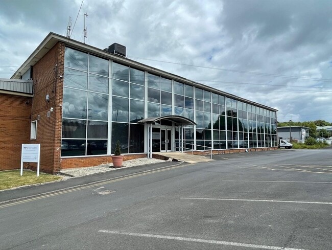 More details for Blackburn Rd, Burnley - Office to Rent