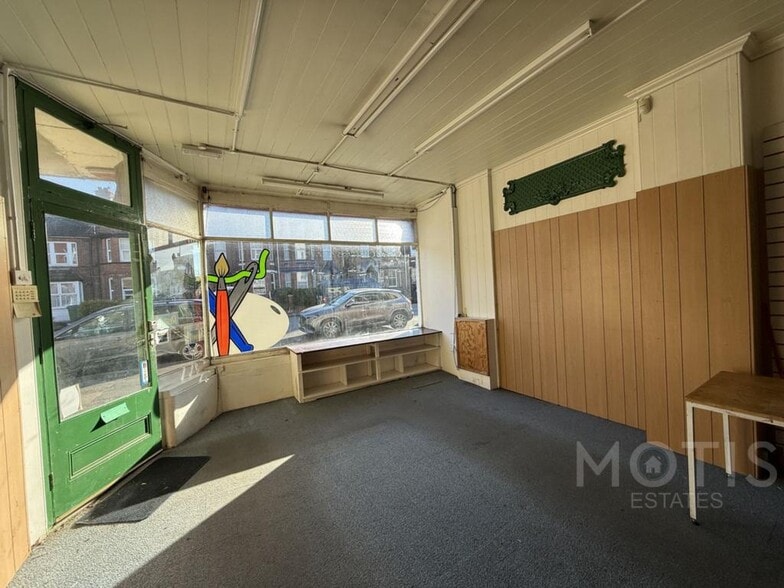 304 Cheriton Rd, Folkestone to rent - Building Photo - Image 2 of 6