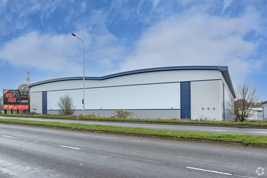 Cannock Rd, Featherstone to rent - Building Photo - Image 3 of 6