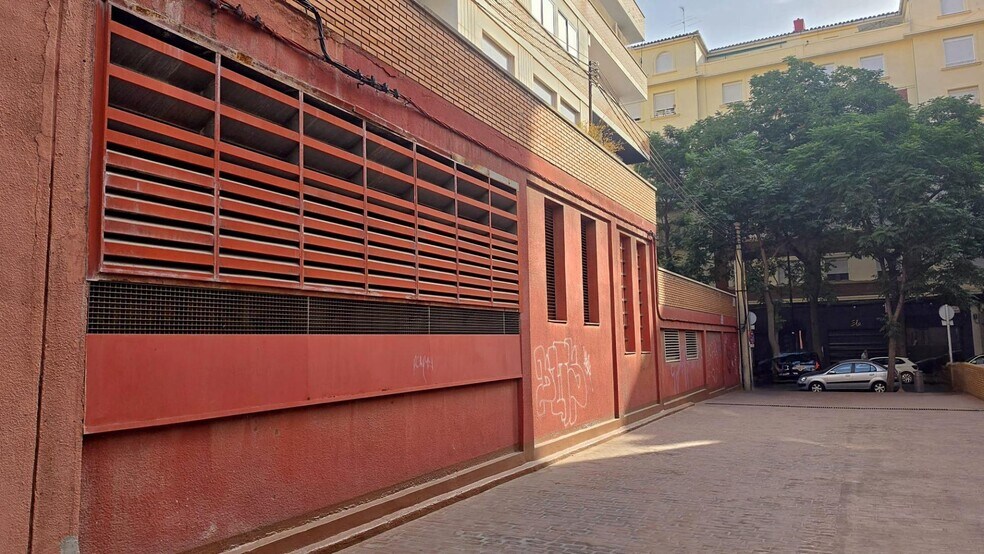 Retail in Zaragoza for sale - Building Photo - Image 3 of 7