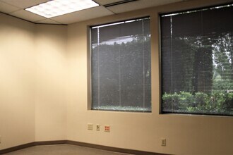 22525 SE 64th Pl, Issaquah, WA to rent Interior Photo- Image 2 of 13