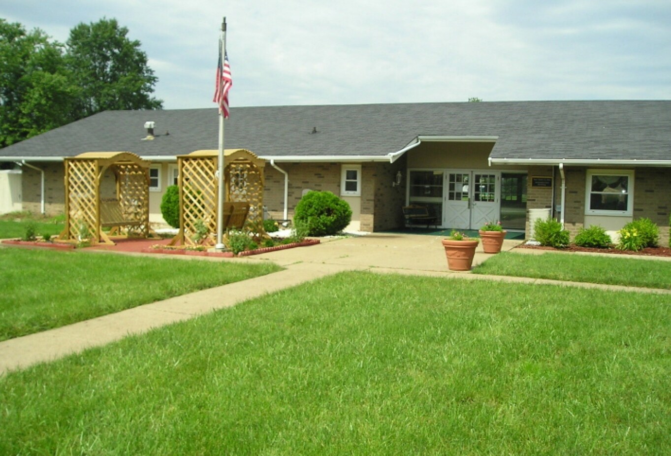 1450 Luther Sq, Evansville, IN for sale Primary Photo- Image 1 of 1