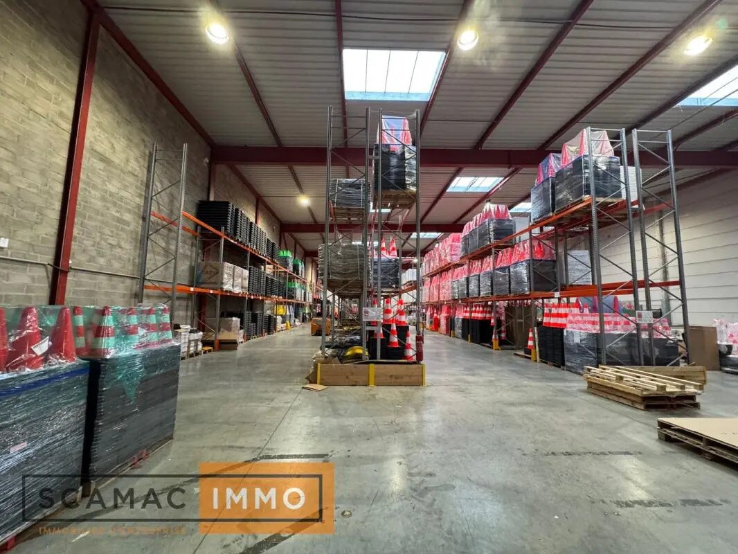 Industrial in Combs-la-Ville to rent Building Photo- Image 1 of 9