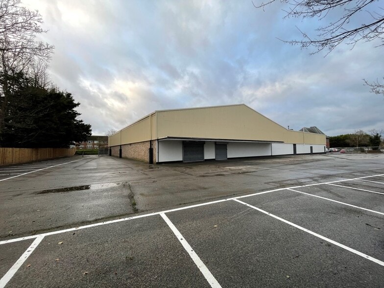 Mildenhall, Bury St Edmunds to rent - Building Photo - Image 3 of 5