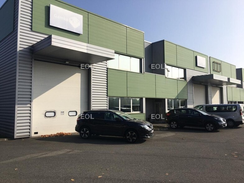 Light Industrial in Saint-Brice-sous-Forêt to rent - Building Photo - Image 1 of 5