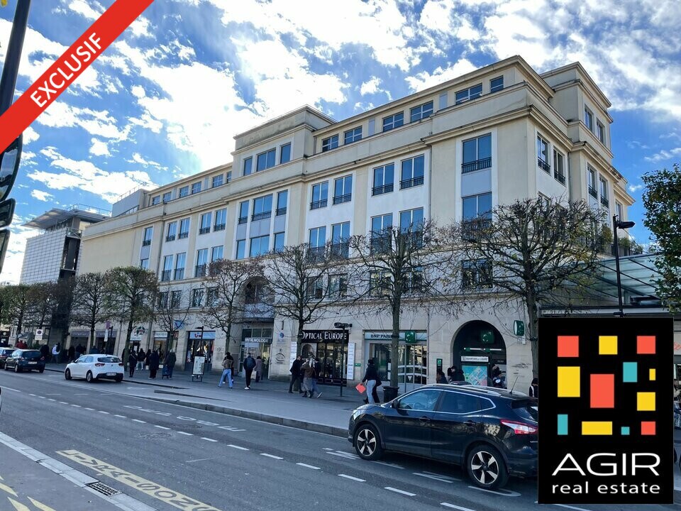 Office in Serris to rent Building Photo- Image 1 of 7