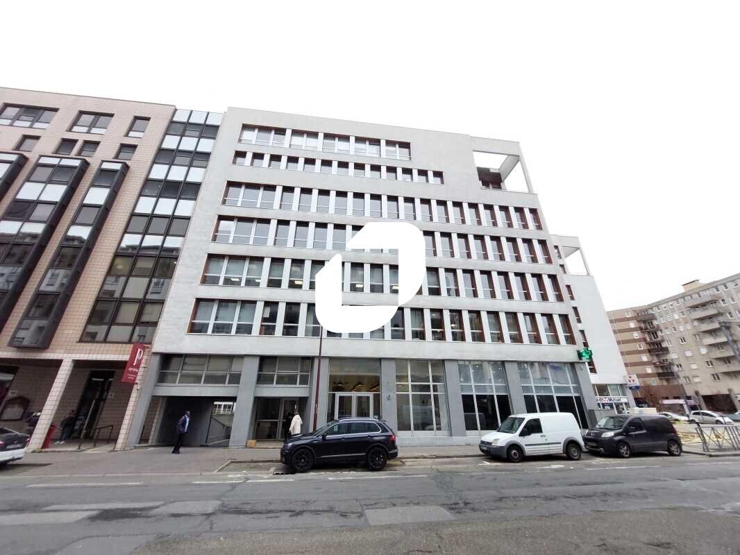 Office in Montigny-le-Bretonneux to rent Building Photo- Image 1 of 22