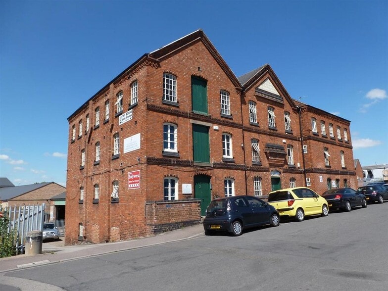 North St, Melton Mowbray to rent - Building Photo - Image 2 of 6